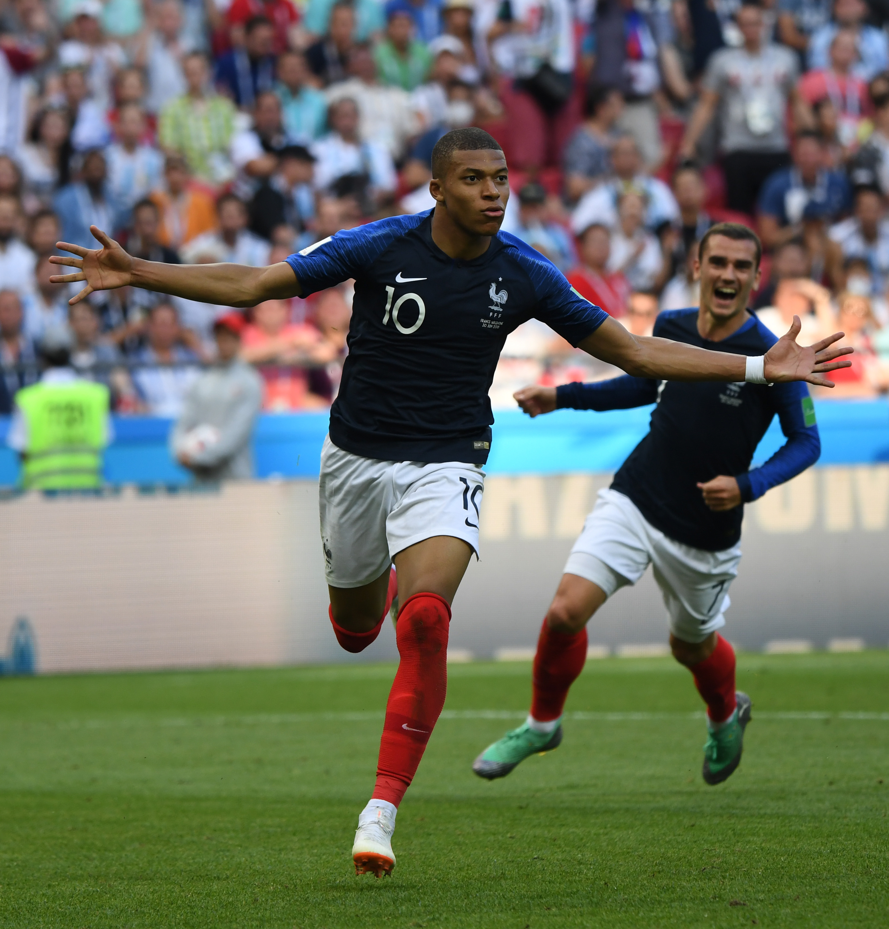 莫雷托：DV9寻求的年薪高于尤文或任何意甲俱乐部的承受范围（莫雷托：DV9索要年薪超出尤文及所有意甲球队的承受范围）