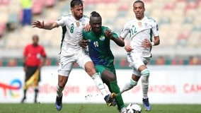 足球摄影的十个抓拍技巧（捕捉绿茵精彩：十条足球摄影要诀）