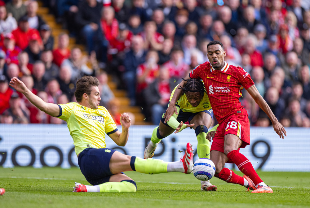 FIFA：加大力度打击网络辱骂，列入黑名单后将被禁止购票（FIFA加码打击网络暴力：黑名单人员将被禁购门票）