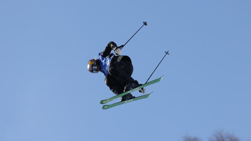 穆里尼奥迎来两场关键战，狂人依然骄傲，本赛季大有希望夺冠（穆里尼奥两场硬仗在即，狂人依旧桀骜，本季冲冠前景可期）