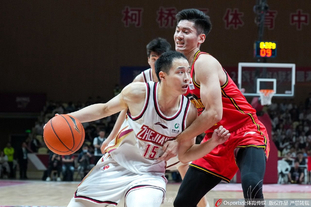 巴萨全力留住拉什福德 弗里克视其为优先目标（巴萨誓留拉什福德 弗里克将其列为头号目标）