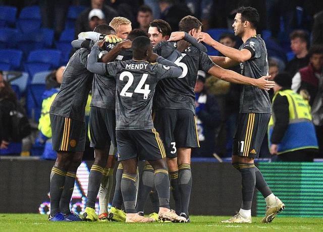 足球摄影最佳瞬间捕捉技巧（足球摄影精彩瞬间抓拍指南）