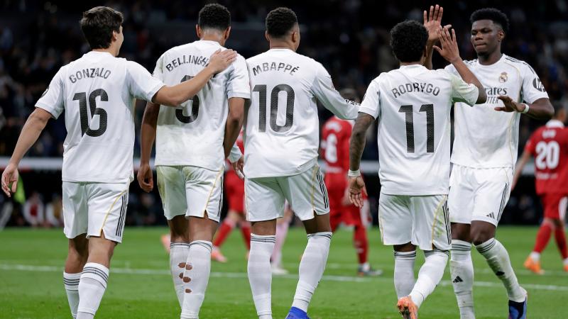 孙颖莎为何不站C位？刘国梁为何不与日本队握手？原因不言而喻（孙颖莎为何未站中间？刘国梁为何未与日本队握手？背后缘由一目了然）