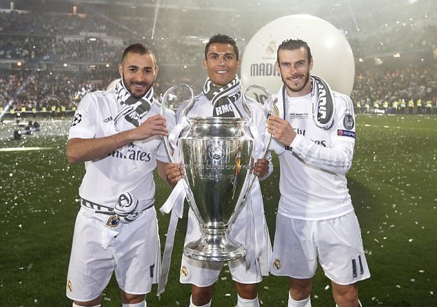 恩里克：开球出边线是学里昂；执教塞尔塔时开始从看台看比赛（路易斯·恩里克：开场将球踢出界是向里昂学习；执教塞尔塔时就开始在看台观战）