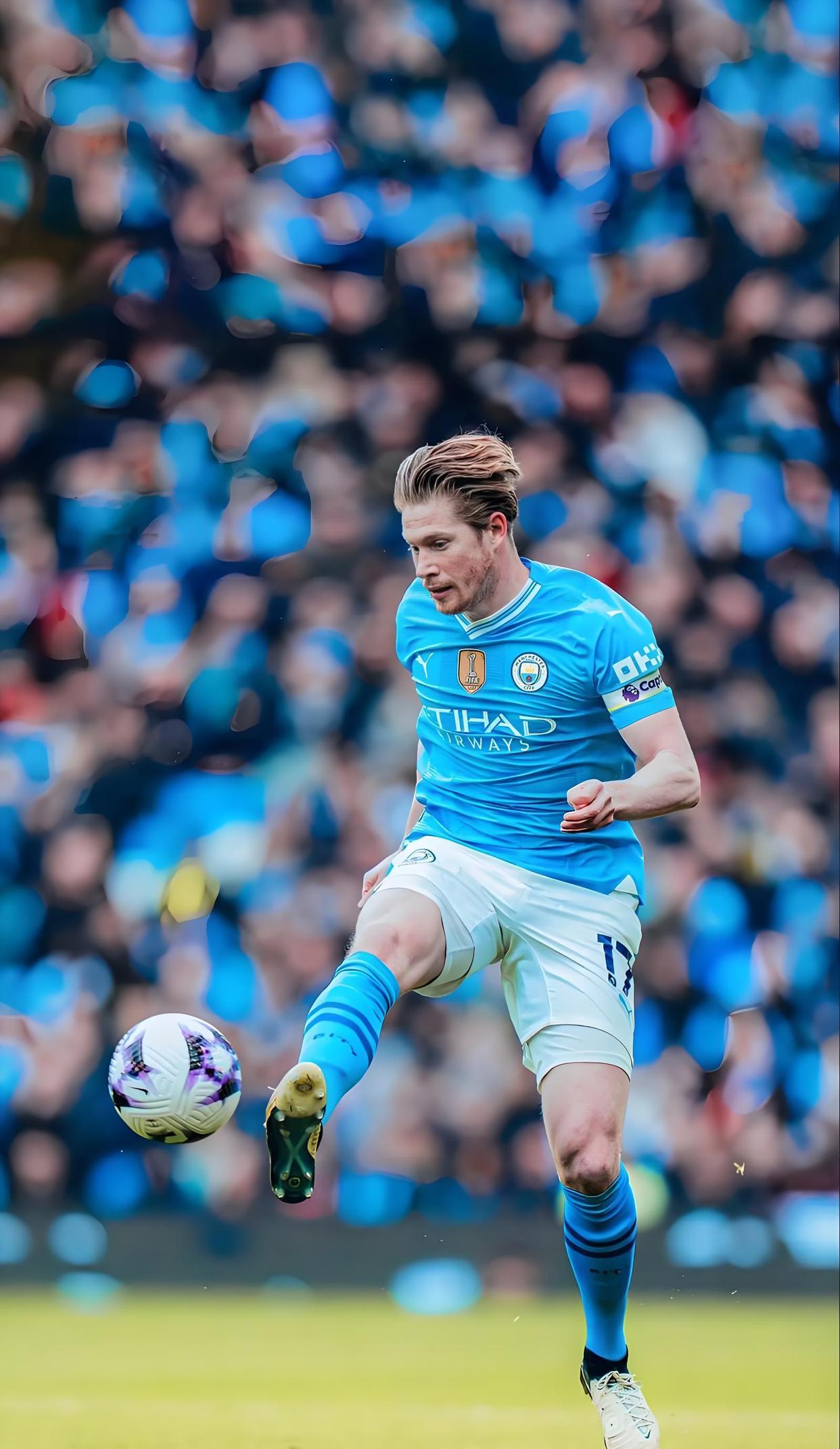 皇马19岁球星陷绝境，父亲引圣经怒怼俱乐部，一月转会成定局？（皇马19岁新星深陷困局，父亲援引圣经怒批俱乐部，冬窗转会在即？）