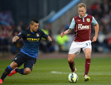 意甲战报：卡巴尔一锤定音，尤文图斯1-0十人博洛尼亚（意甲：卡巴尔打入制胜球，尤文图斯1-0击败十人博洛尼亚）